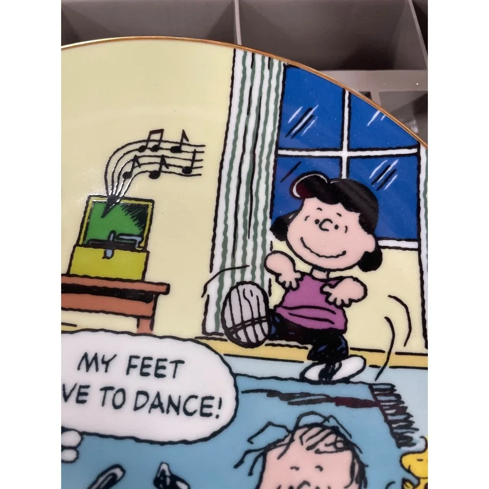 Danbury Mint‎ Peanuts Magical Moments The Beagle Beat! Plate